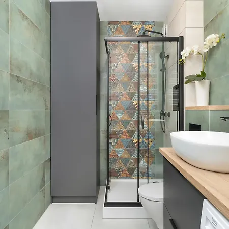 Cozy With Parking In By Renters