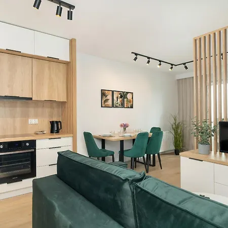 Cozy With Parking In By Renters *