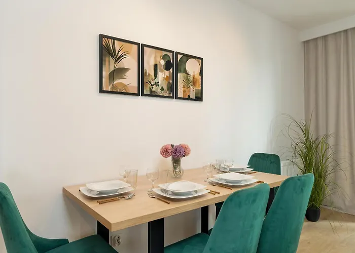 Cozy With Parking In By Renters דירה פוזנן