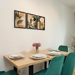 Cozy With Parking In By Renters Apartment Poznan