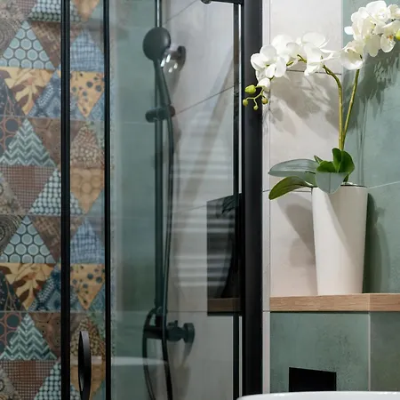 Cozy With Parking In By Renters Poznań