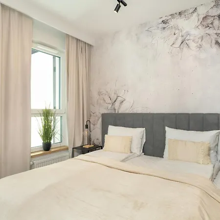 Cozy With Parking In By Renters *