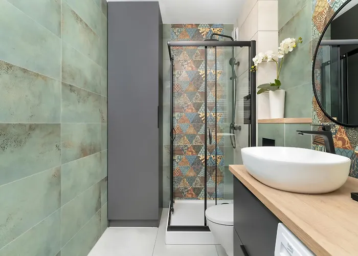 Cozy With Parking In By Renters